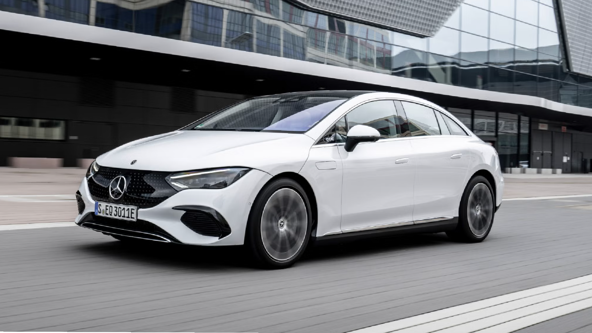 The 2023 Mercedes-Benz EQE Is a Luxurious Midsize Electric Sedan